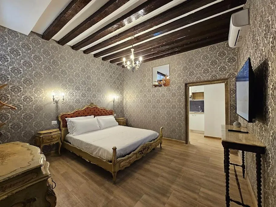 Dolcevita البندقية إيطاليا